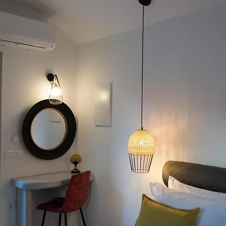 Santa Mar Eco Suites Karterados (Santorini)
