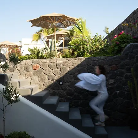 Santa Mar Eco Suites Karterados (Santorini)